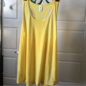 Xersion - Women’s quick dri razor back yellow pin-strip top